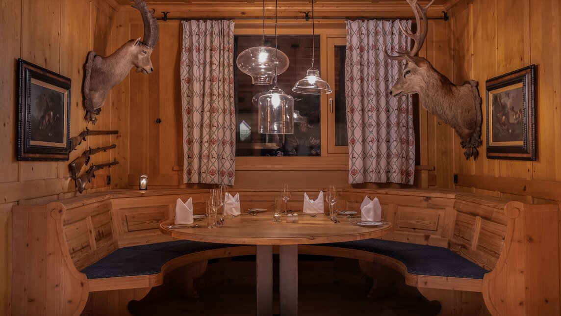 Die Jagdstube in Simons Alpenbrasserie im Sporthotel Silvretta Montafon. | © Silvretta Montafon - Mara Baues
