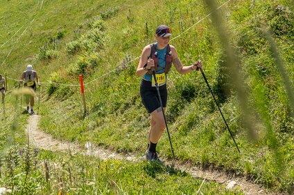 Teilnehmer des MTT 26 laufen hintereinander auf dem Trail in der Silvretta Montafon | © Silvretta Montafon - Sara Kluber