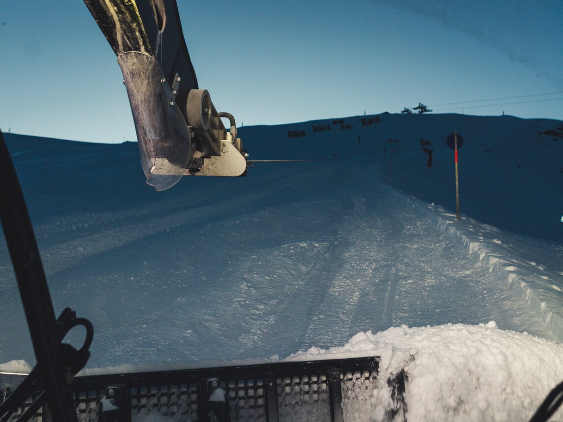 Der Blick aus dem Cockpit aus dem Pistenbully in der Silvretta Montafon. | © Silvretta Montafon - Roadtyping