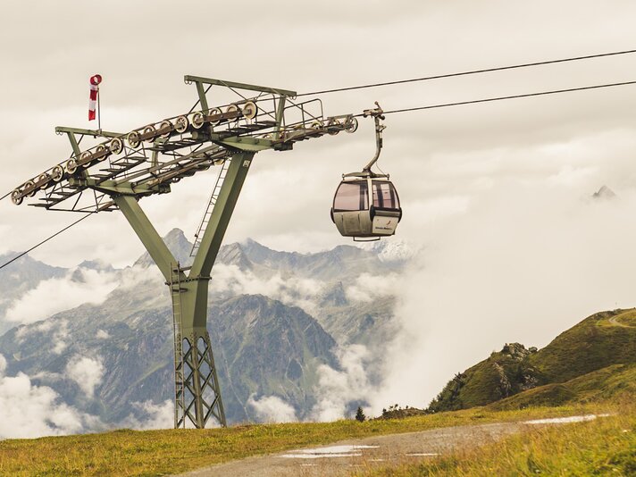 Versettla Bahn - Silvretta Montafon | © Silvretta Montafon - Roadtyping Eine Gondel kurz vor der Bergstation in der Silvretta Montafon. | © Silvretta Montafon - Roadtyping