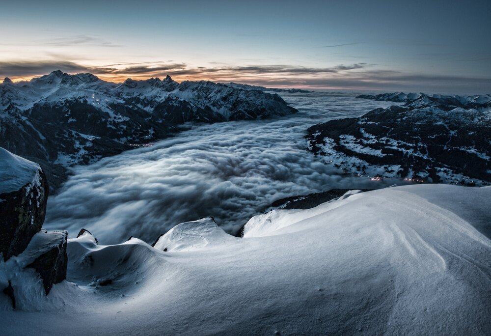 Schneelandschaft am Abend mit Blick über das ganze Montafon | © Silvretta Montafon - Daniel Hug