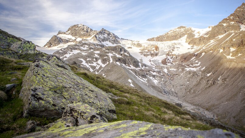 Bild vom Ochsentaler Gletscher mit Bergpanorama im Hintergrund | © Silvretta Montafon - Stefan Kothner